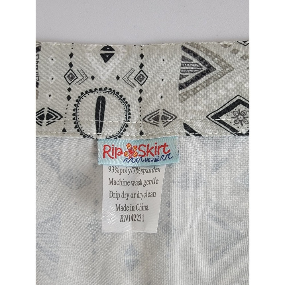 RipSkirt Hawaii Wrap Skirt L Grey Tribal Geometric Length 2 Travel Beach - Picture 7 of 9